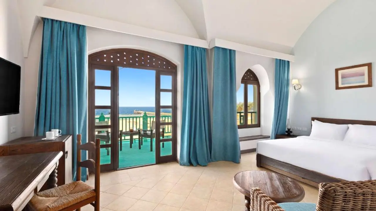 الفندق راديسون بلو - القصير